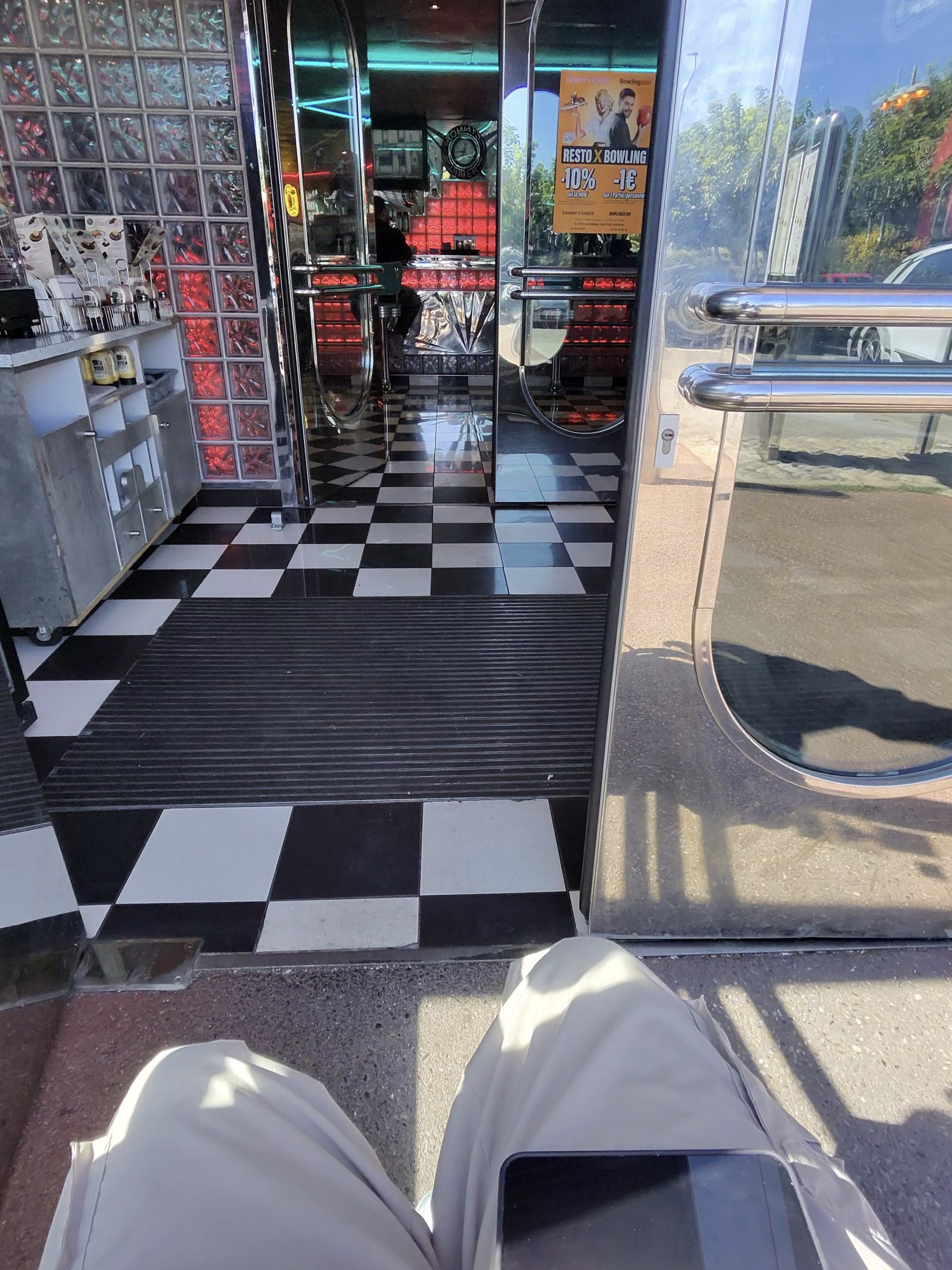 TOMMY’S DINER — miniature 4