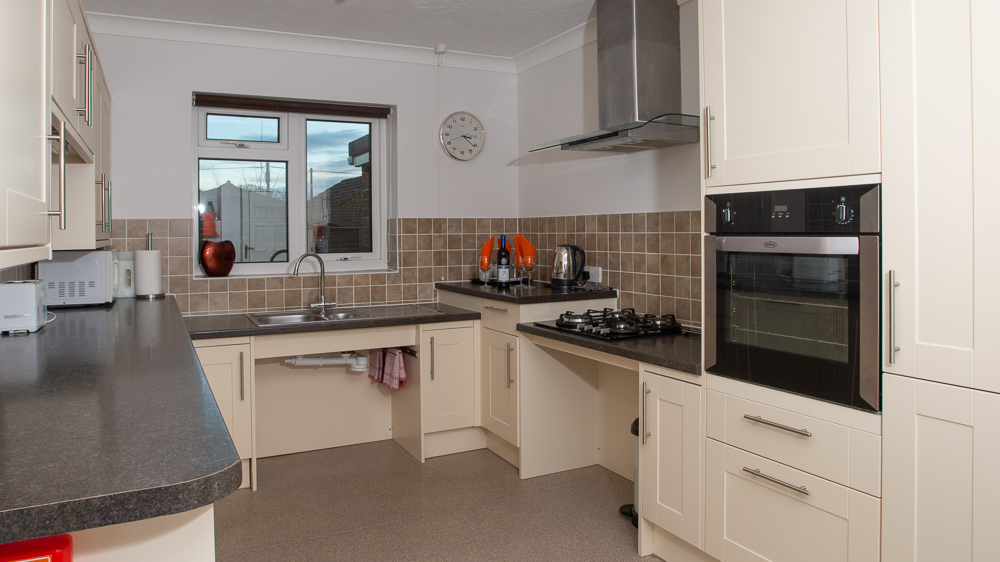 OUR BENCH – ACCESSIBLE HOLIDAY COTTAGES — miniature 4