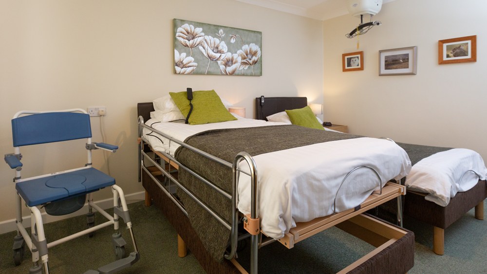 OUR BENCH – ACCESSIBLE HOLIDAY COTTAGES — miniature 9